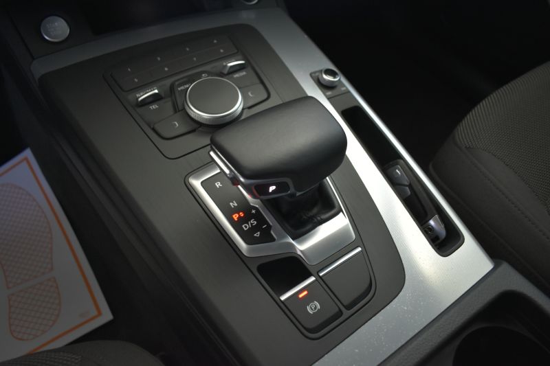 AUDI Q5 DESIGN 35 TDI 2.0 165CV AT7