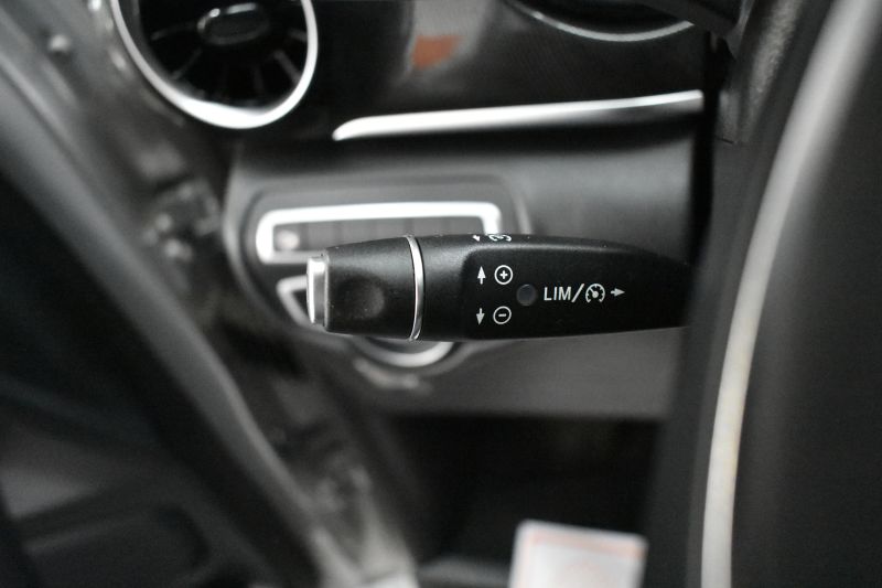 MERCEDES-BENZ CLASE V 220 D 165CV AT9