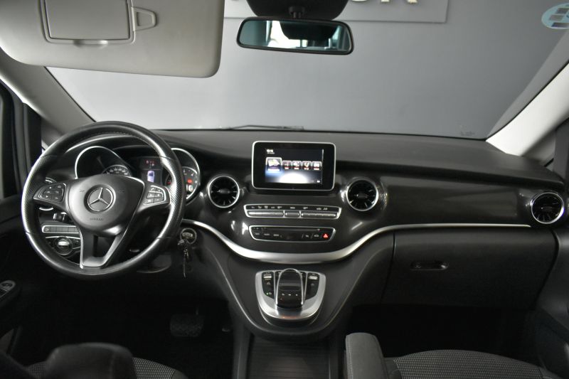 MERCEDES-BENZ CLASE V 220 D 165CV AT9