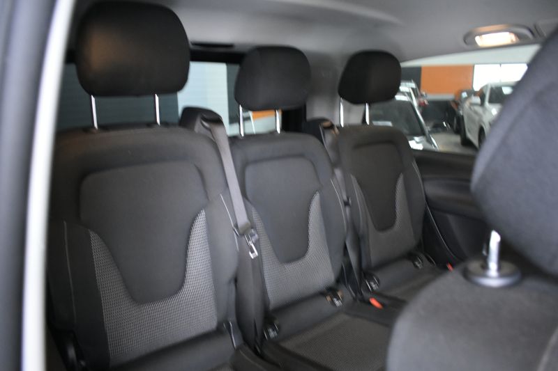 MERCEDES-BENZ CLASE V 220 D 165CV AT9