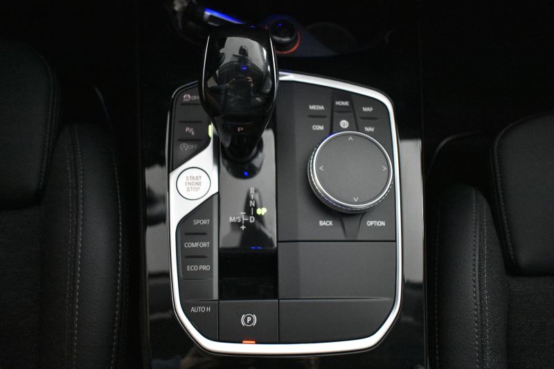 BMW SERIE 1  HATCH 118 DA 150CV SPORTLINE