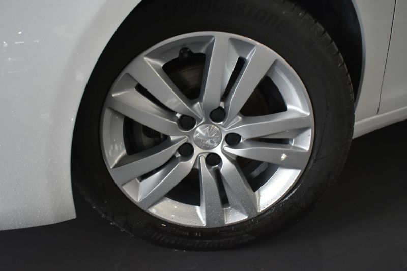 PEUGEOT 308  SW STYLE  BLUEHDI 130CV