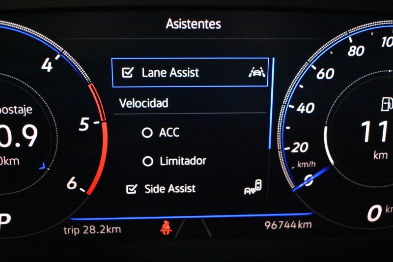 VOLKSWAGEN TIGUAN RLINE 2.0 TDI 150CV DSG VOLKSWAGEN TIGUAN RLINE 2.0 TDI 150CV DSG