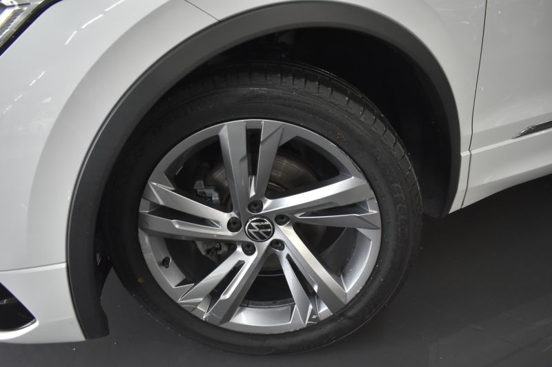 VOLKSWAGEN TIGUAN RLINE 2.0 TDI 150CV DSG VOLKSWAGEN TIGUAN RLINE 2.0 TDI 150CV DSG