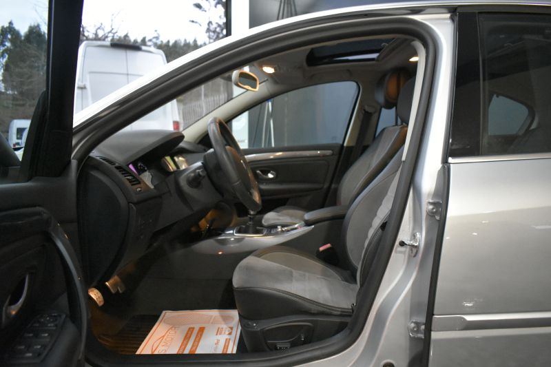 RENAULT LAGUNA GT 4CONTROL 2.0 DCI 150CV RENAULT LAGUNA GT 4CONTROL 2.0 DCI 150CV