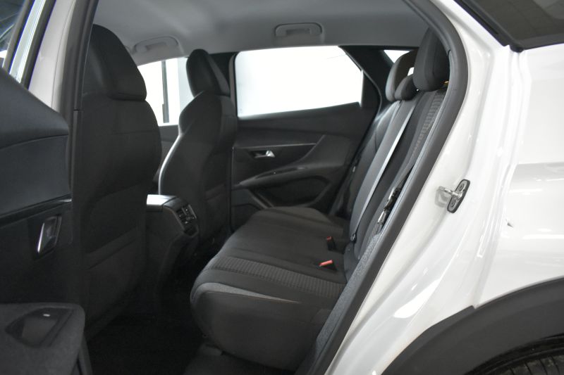 PEUGEOT 3008 1.5 BLUEHDI ACTIVE PACK 130CV