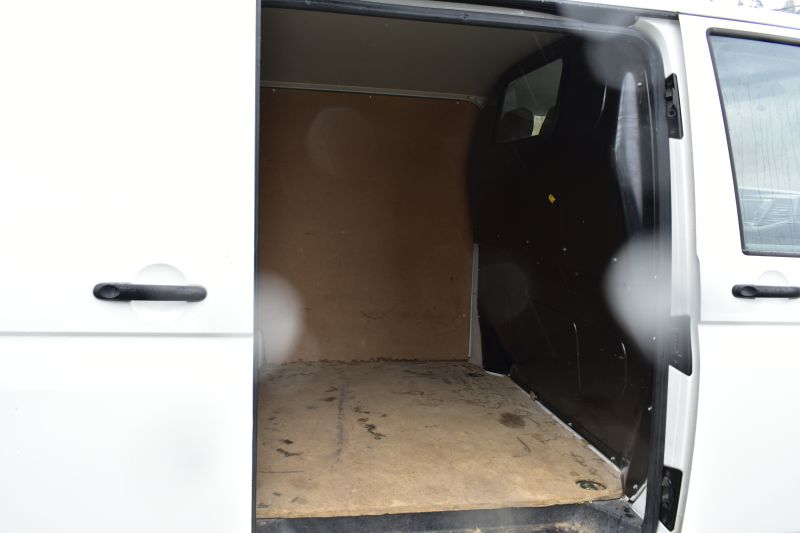 VOLKSWAGEN TRANSPORTER FURGON CORTO 2.0 TDI CR 110CV 