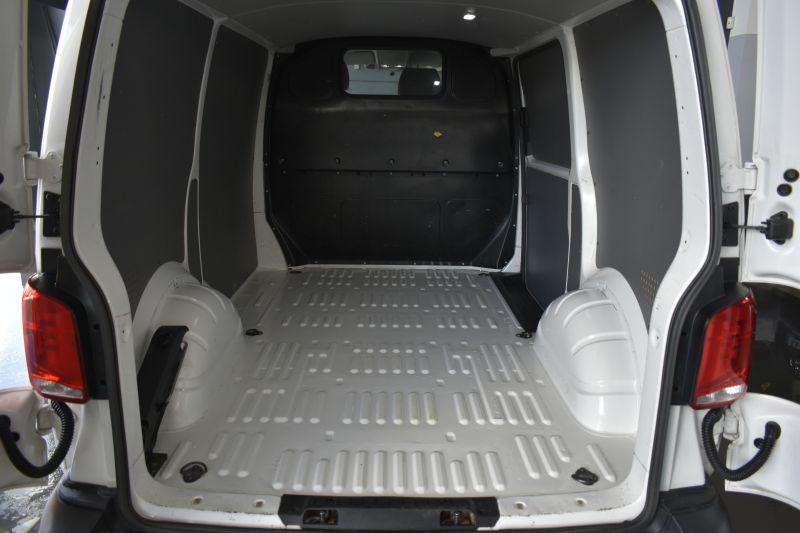 VOLKSWAGEN TRANSPORTER FURGON CORTO 2.0 TDI CR 110CV 
