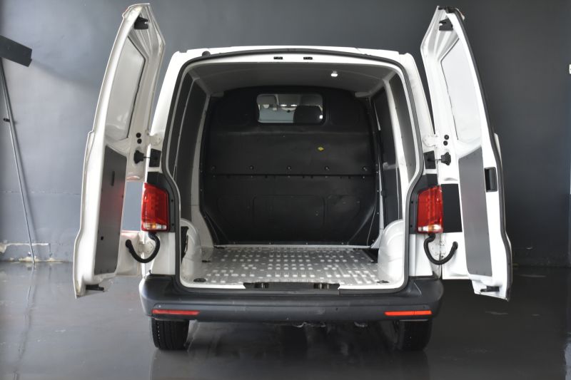 VOLKSWAGEN TRANSPORTER FURGON CORTO 2.0 TDI CR 110CV 