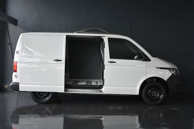 VOLKSWAGEN TRANSPORTER FURGON CORTO 2.0 TDI CR 110CV 