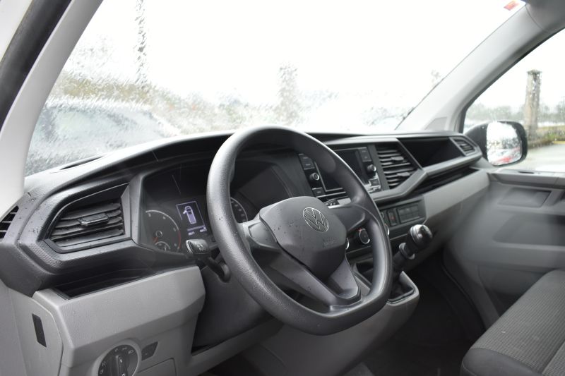 VOLKSWAGEN TRANSPORTER FURGON CORTO 2.0 TDI CR 110CV 