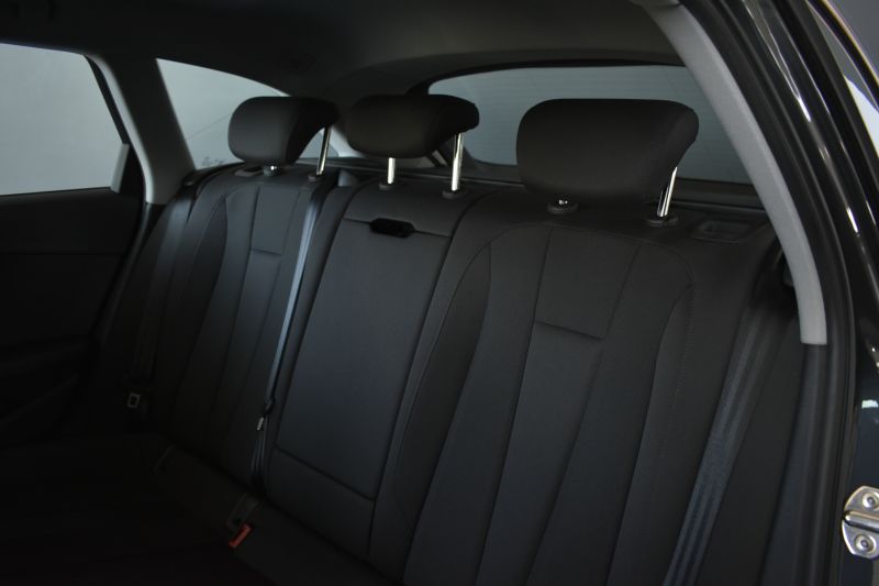 AUDI A4  AVANT 30 TDI 2.0 136CV STRONIC