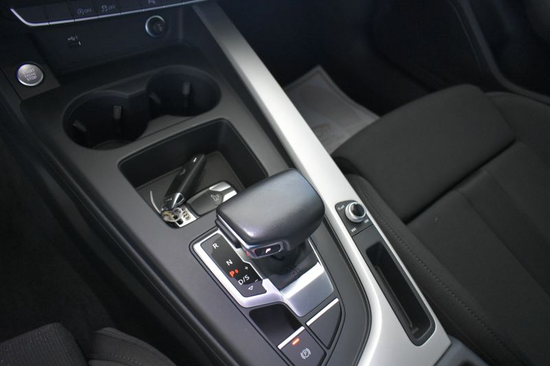 AUDI A4  AVANT 30 TDI 2.0 136CV STRONIC