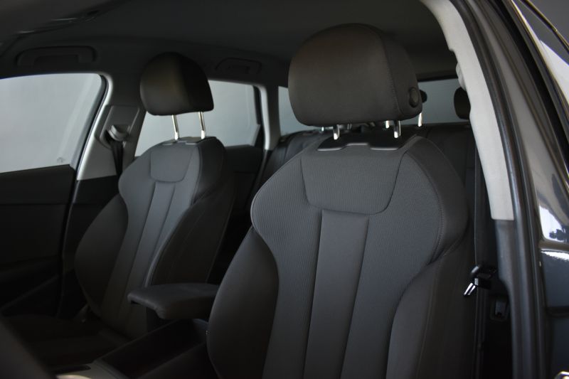 AUDI A4  AVANT 30 TDI 2.0 136CV STRONIC