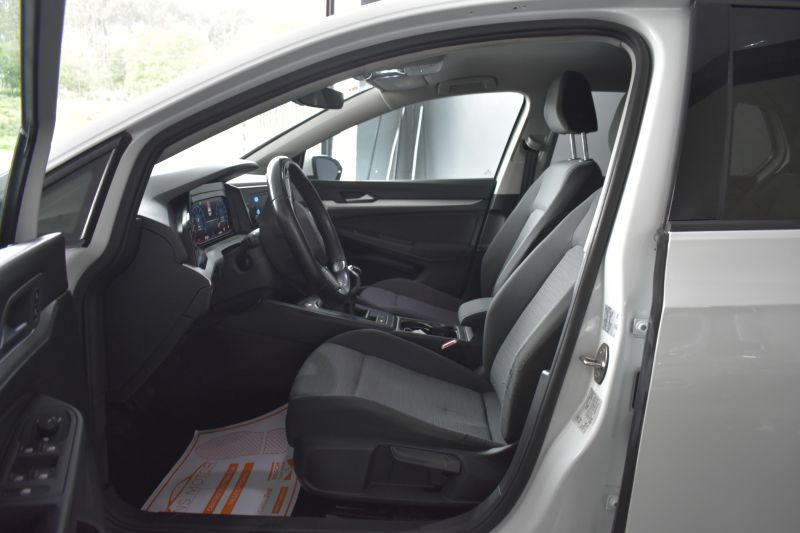 VOLKSWAGEN GOLF 8 1.0 TSI 110CV 
