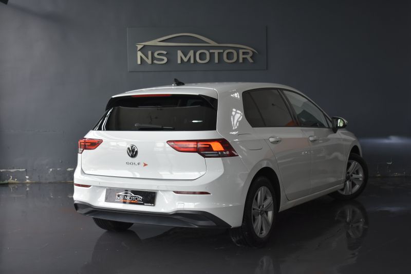 VOLKSWAGEN GOLF 8 1.0 TSI 110CV 