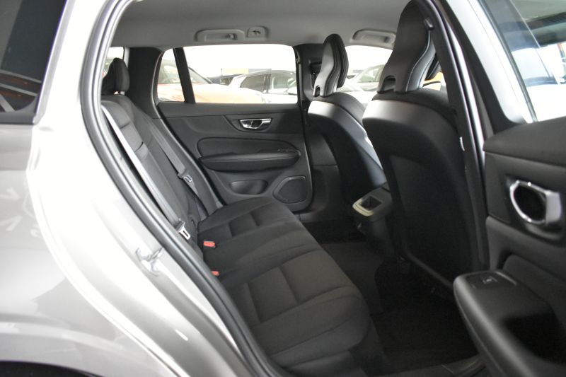 VOLVO V60 2.0 D3 150CV 