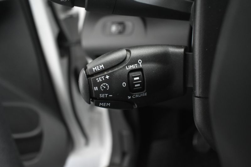CITROEN BERLINGO MONOVOLUMEN COMPACTO 1.5 BLUEHDI 102CV TALLA M LIVE  