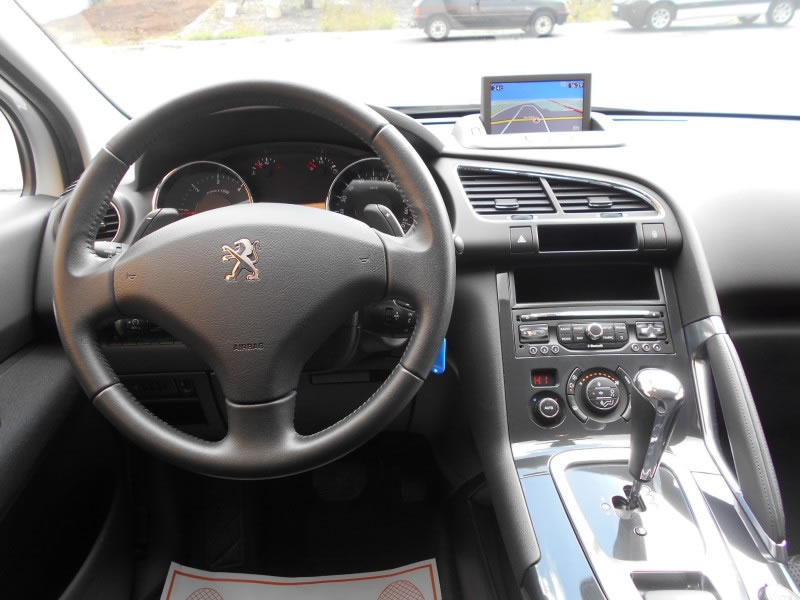 PEUGEOT 3008 1.6 eHDI 115CV BUSINESS