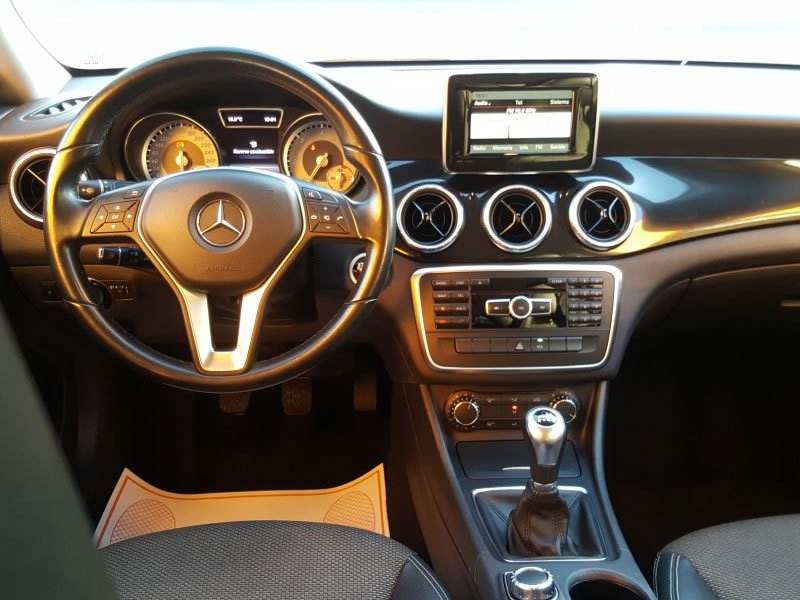 MERCEDES-BENZ CLA 200 CDI