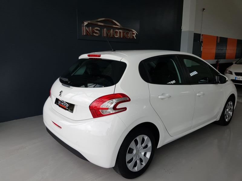 PEUGEOT 208 1.4 HDI 70CV ALLURE