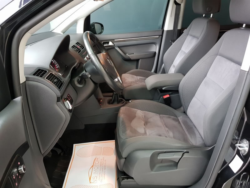 VOLKSWAGEN TOURAN 2.0 TDI 140 HIGHLINE 7 PLAZAS