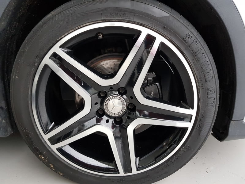 MERCEDES-BENZ GLA 200D 136CV 7G AMG