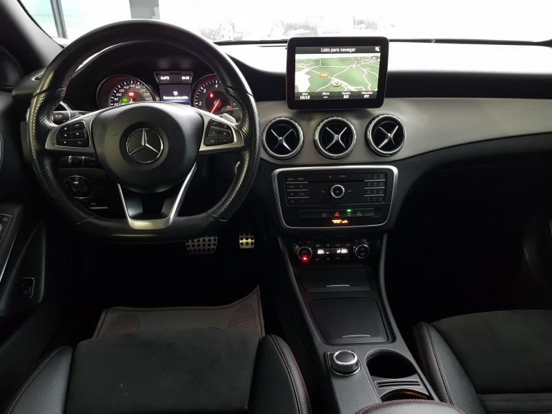 MERCEDES-BENZ GLA 200D 136CV 7G AMG