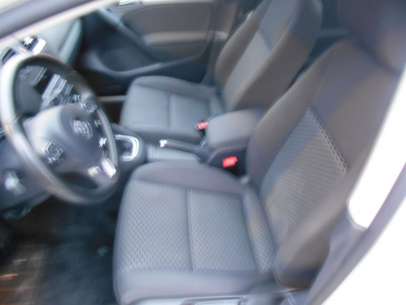 VOLKSWAGEN GOLF 1.6 TDI 105CV VOLKSWAGEN GOLF 1.6 TDI 105CV