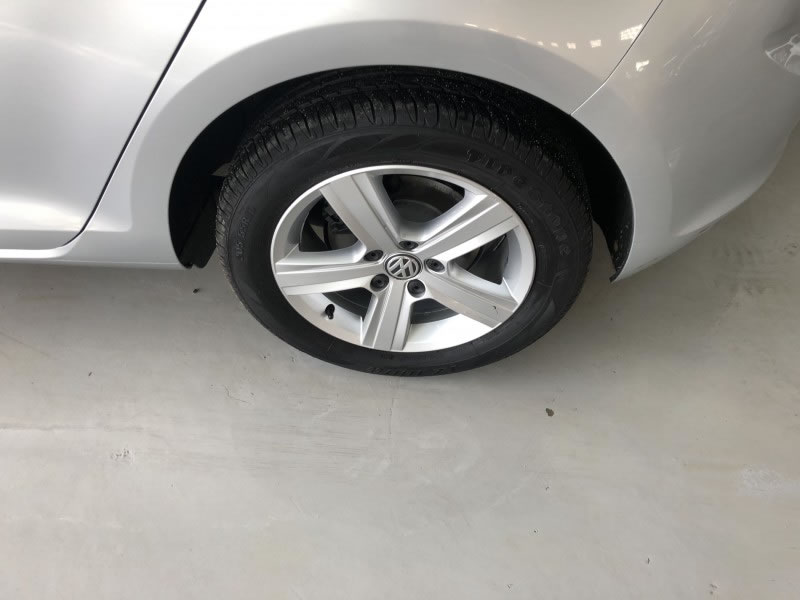 VOLKSWAGEN GOLF VII 1.6 TDI 105