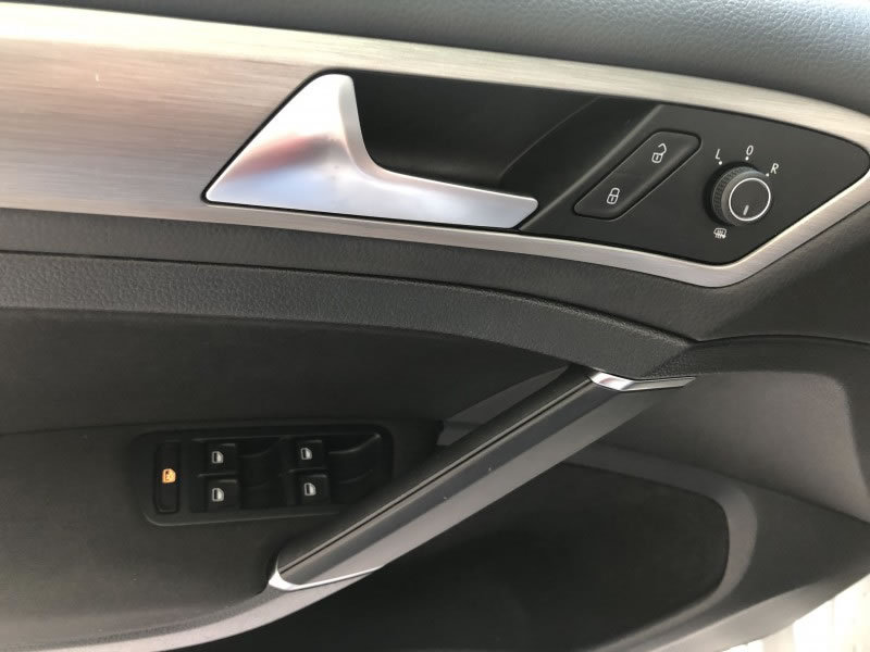 VOLKSWAGEN GOLF VII 1.6 TDI 105