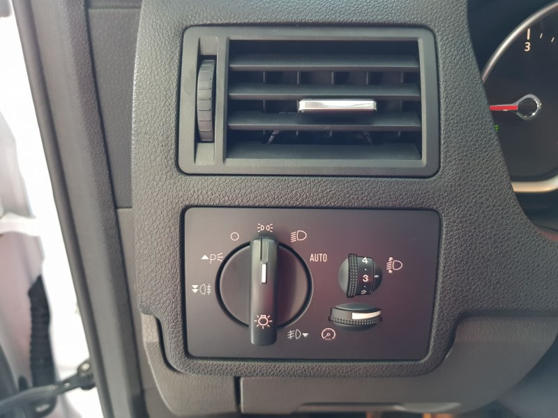 FORD KUGA 2.0 TDCI 140CV 2WD TITANIUM