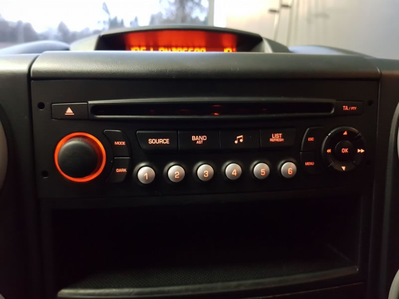 PEUGEOT PARTNER 1.6 HDI 75CV TEPEE 5 PLAZAS