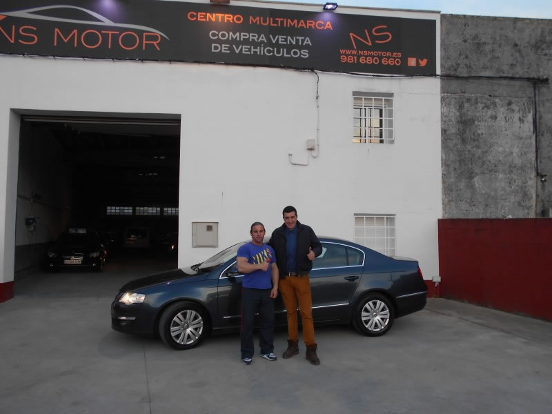 VOLKSWAGEN PASSAT 2.0 TDI DSG LEVAS HIGHLINE 140CV