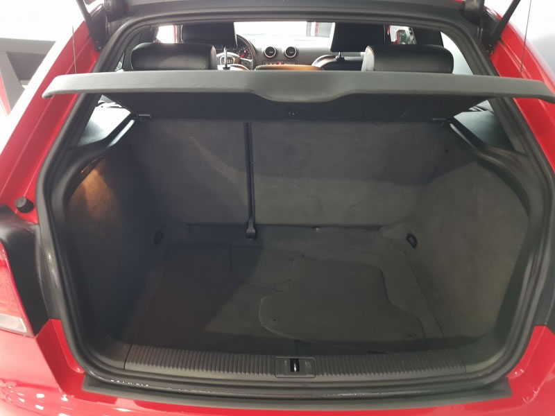 AUDI A3 8P 1.6 FSI 115CV 3 PUERTAS SLINE