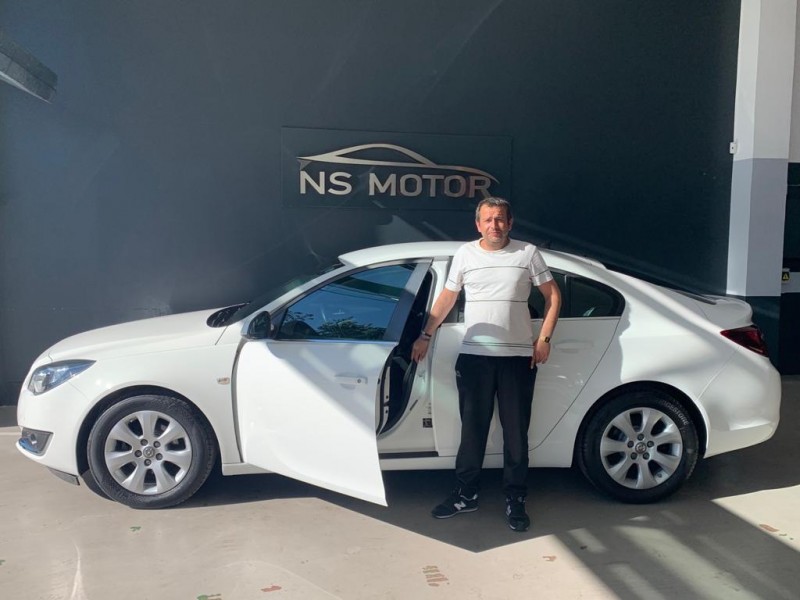 OPEL INSIGNIA 1.6 CDTI 135CV MT6 EU6 OPEL INSIGNIA 1.6 CDTI 135CV MT6 EU6