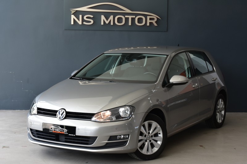 VOLKSWAGEN GOLF VII 1.6 TDI 105CV COMFORTLINE VOLKSWAGEN GOLF VII 1.6 TDI 105CV COMFORTLINE