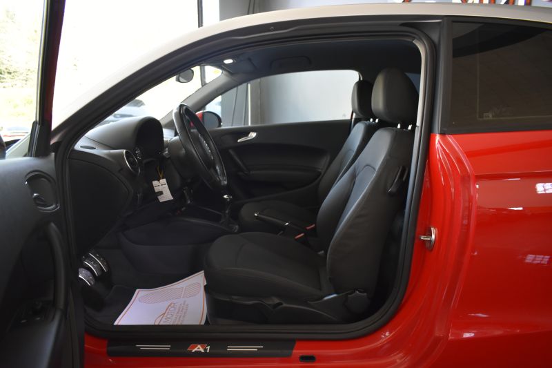 AUDI A1 1.6 TDI 90CV 