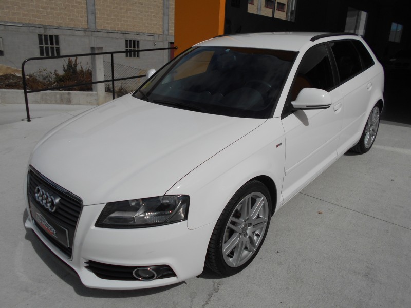 AUDI A3 SLINE 1.6 TDI 105 CV SLINE 