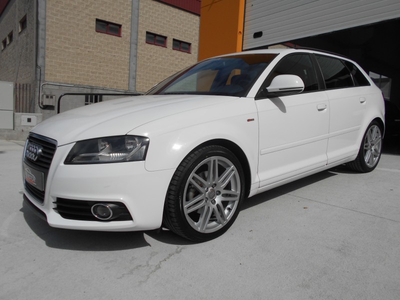 AUDI A3 SLINE 1.6 TDI 105 CV SLINE 