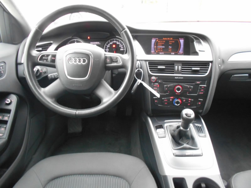 AUDI A4  2.0 TDI 136CV XENON LEDS