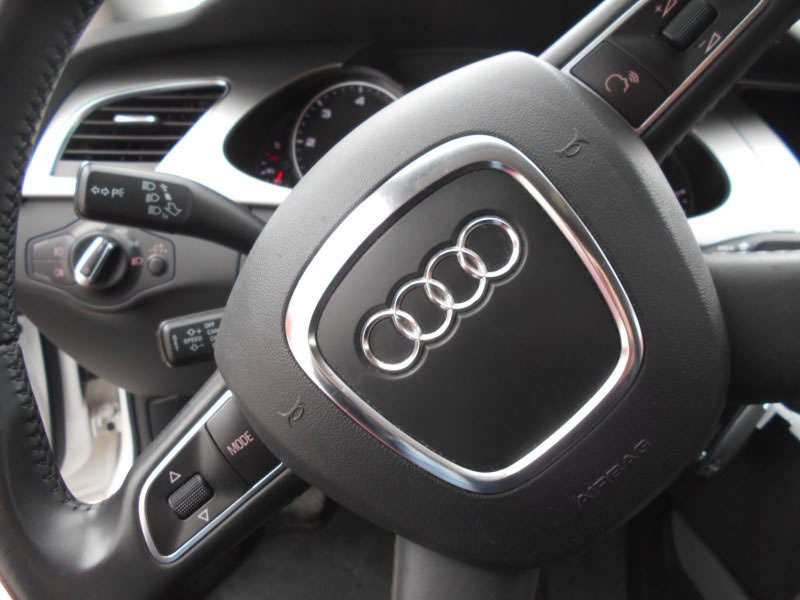 AUDI A4  2.0 TDI 136CV XENON LEDS