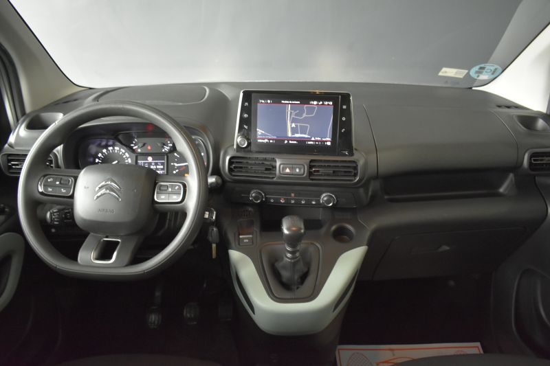 CITROEN BERLINGO TALLA M BLUEHDI 100CV FEEL 5 PLAZAS DOBLE PUERTA LATERAL  + PORTON TRASERO