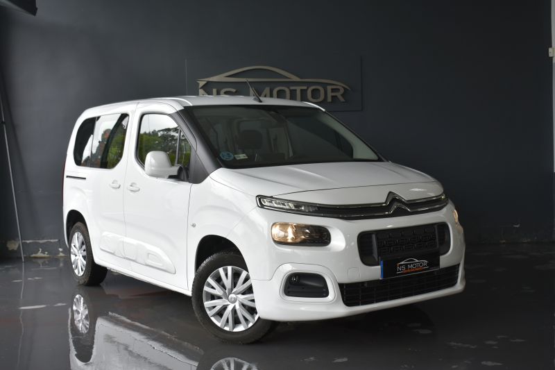 CITROEN BERLINGO TALLA M BLUEHDI 100CV FEEL 5 PLAZAS DOBLE PUERTA LATERAL  + PORTON TRASERO