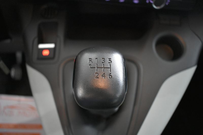 CITROEN BERLINGO TALLA M BLUEHDI 100CV FEEL 5 PLAZAS DOBLE PUERTA LATERAL  + PORTON TRASERO