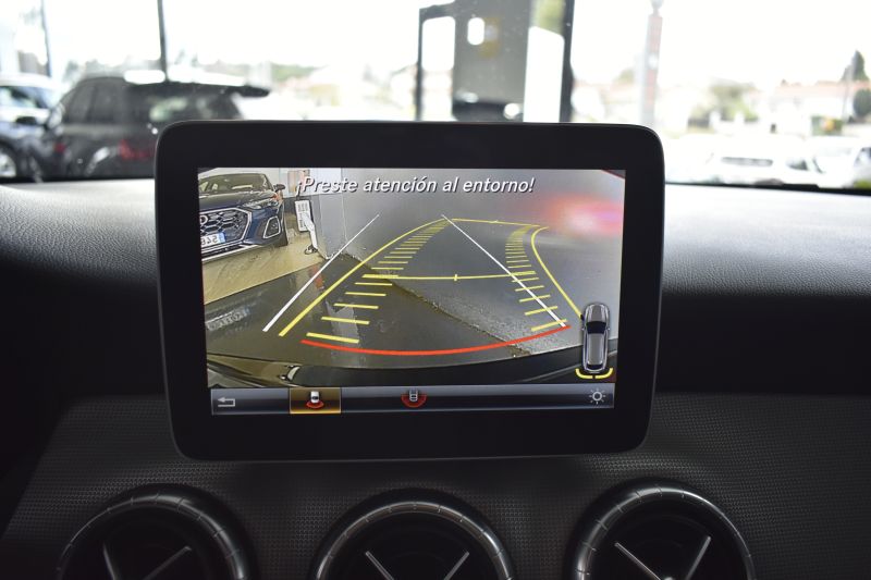 MERCEDES-BENZ CLA SHOOTING BRAKE 200D 136CV