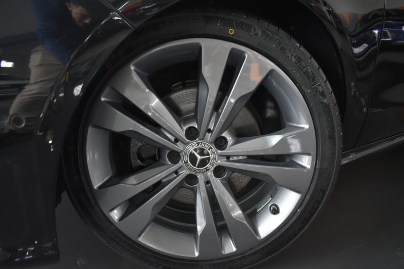 MERCEDES-BENZ CLA SHOOTING BRAKE 200D 136CV