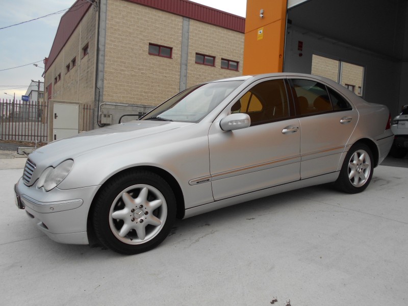 MERCEDES-BENZ CLASE C C270CDI ELEGANCE 170CV AUTOMATICO