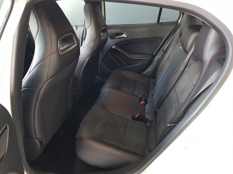 MERCEDES-BENZ GLA 220 CDI 170CV 7 4MATIC AMG FULL