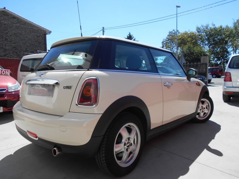 MINI ONE 1.6 95CV
